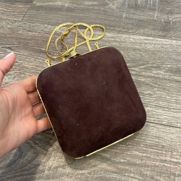 90s Vintage Brown hard clutch with gold hardware and tiny “diamond” - Picture 1 of 7